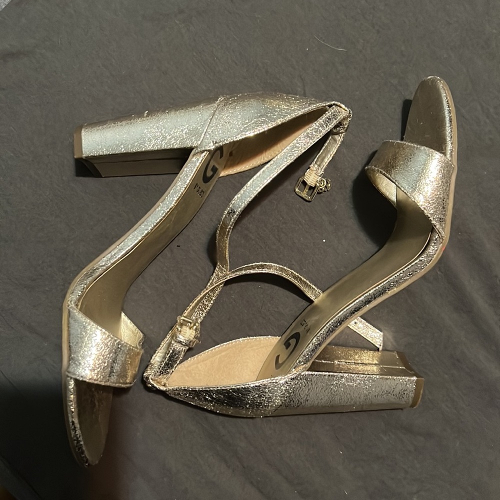 Heels - Picture 2 of 3